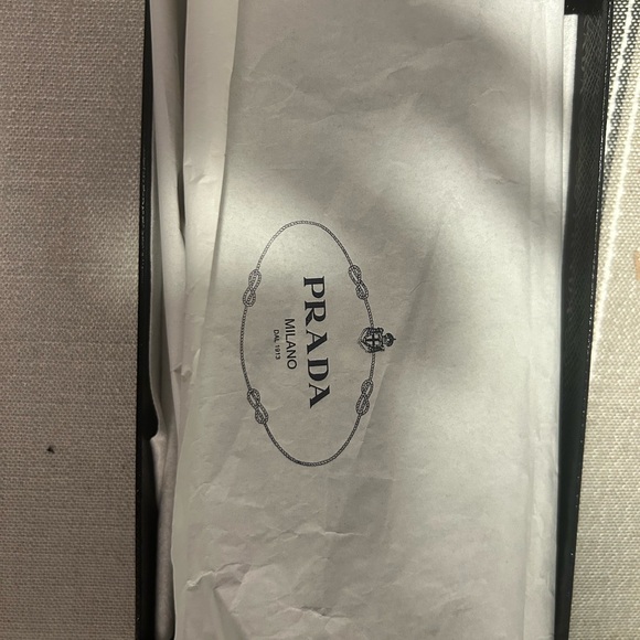 Prada black leather wallet - Picture 2 of 9